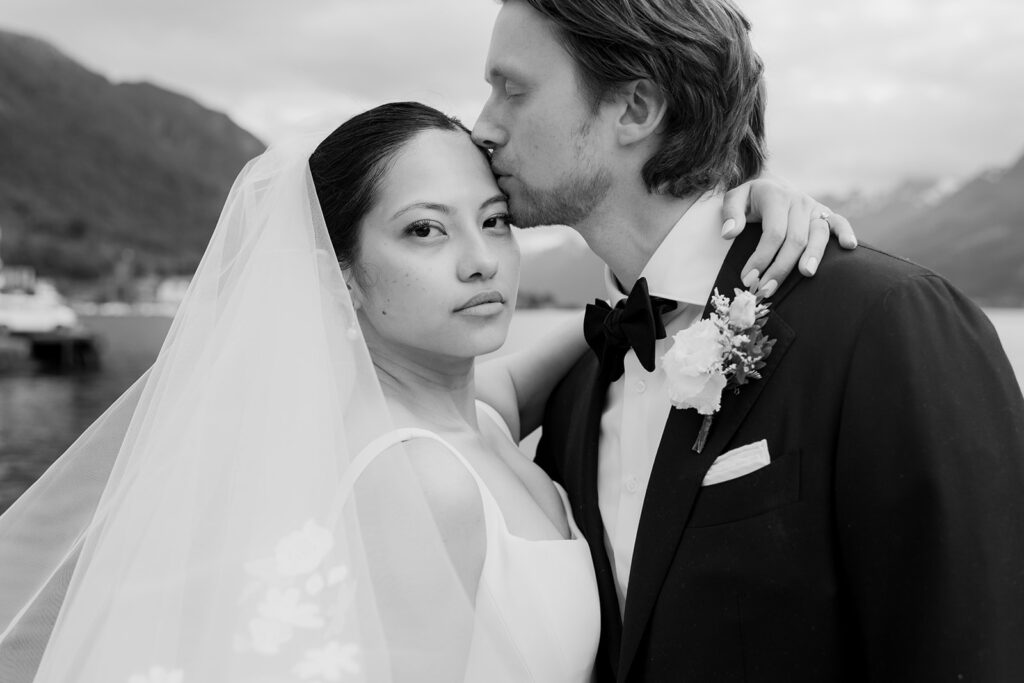 Destination Wedding in France: Regions, Venues and What It Costs 4 bröllopsfotograf stockholm