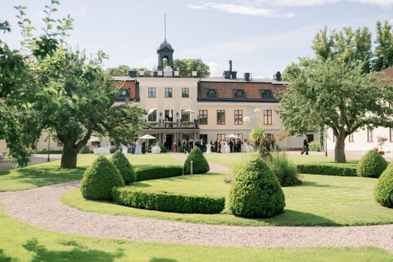 Wedding at Södertuna Slott: a photographer’s guide