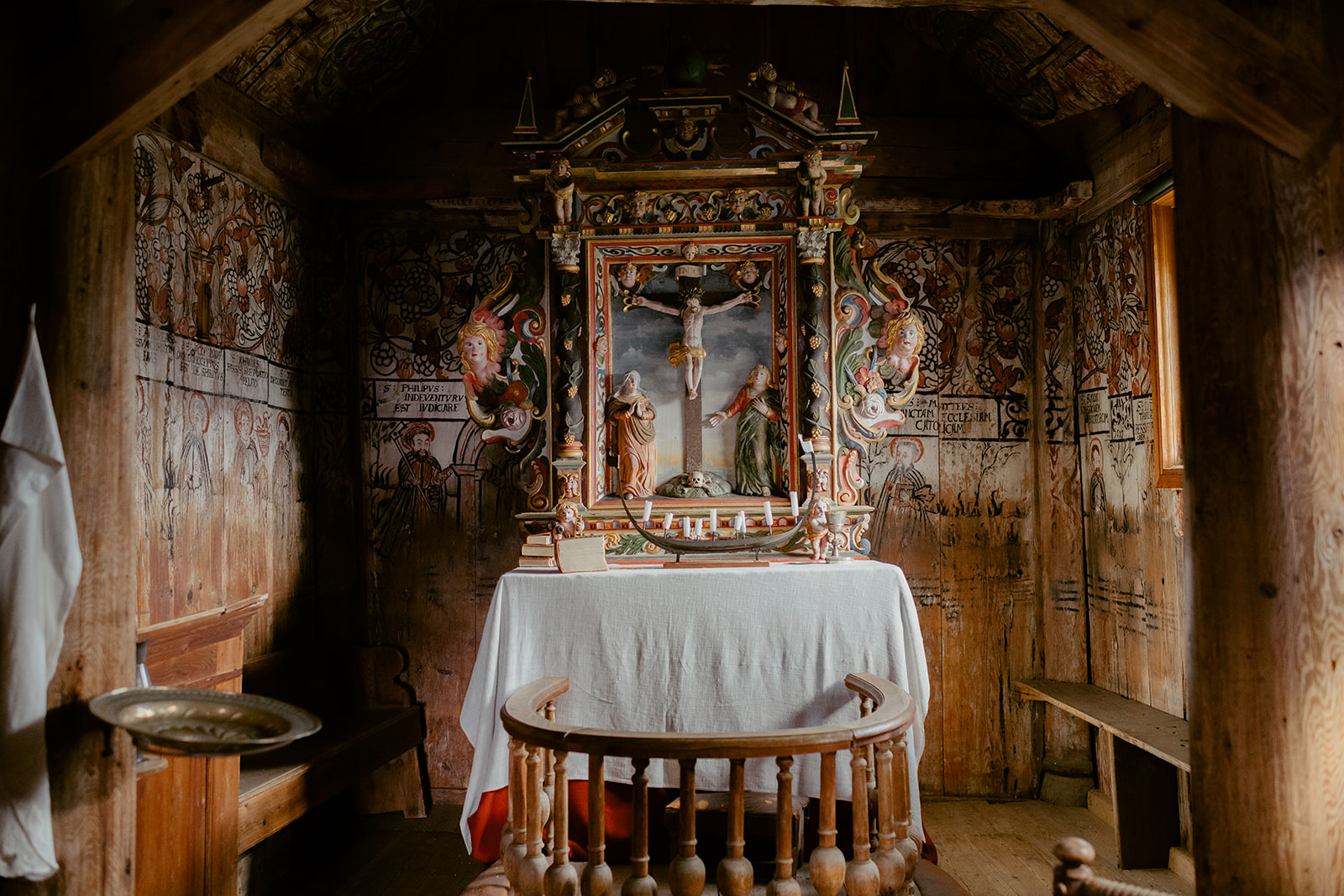 Fra et bryllup med vielse i Urnes stavkirke